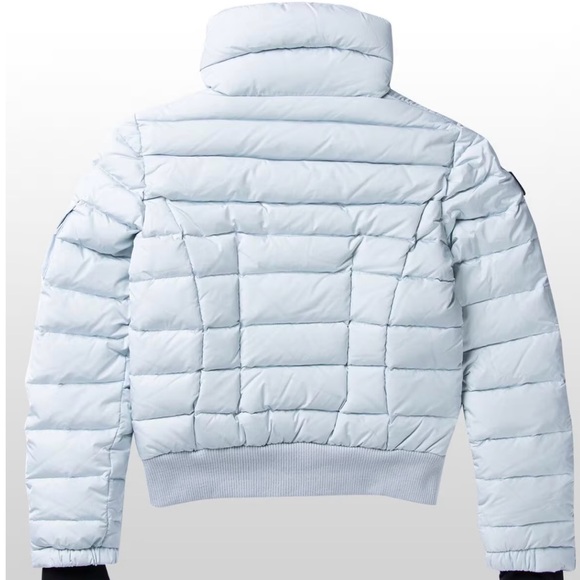 SAM. Luna puffer in glacier NWT - Picture 6 of 16